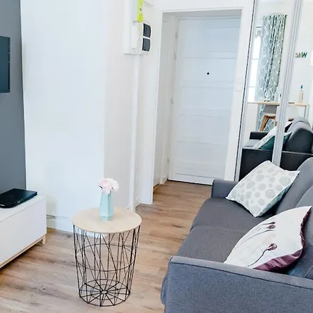 Skyscraper Fully Renovated And Cozy Move-in Ready! Lejlighed *